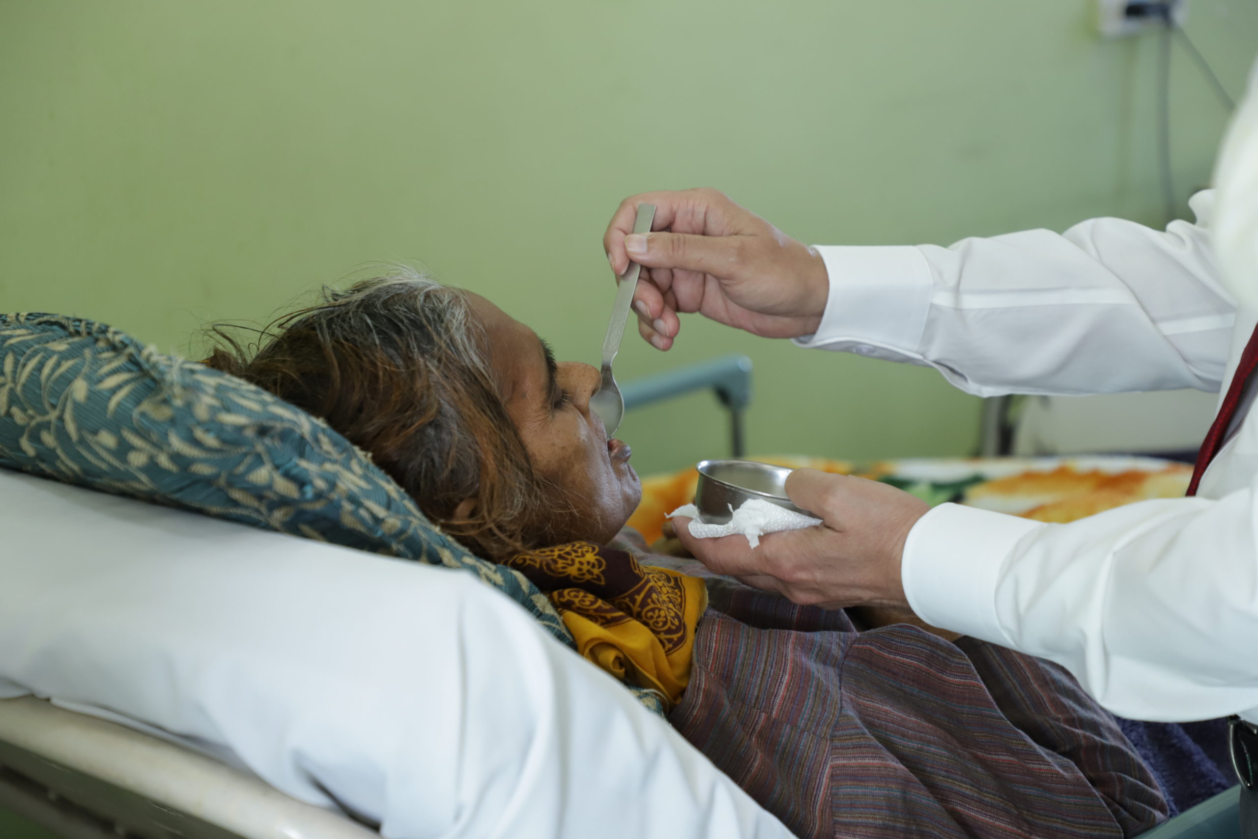 Medical Emergency: Cancer Treatment (कैंसर के इलाज के लिए सहायता)